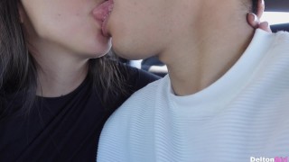 Fucking in the car with a beautiful girl, her ass is spectacular!